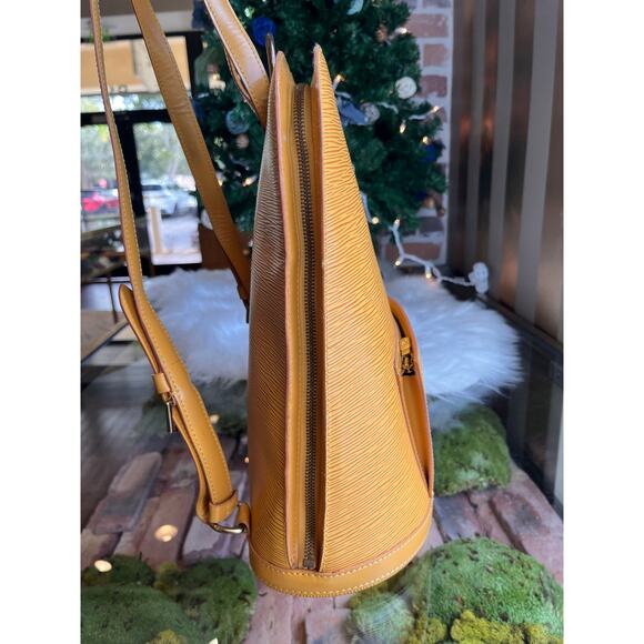 LOUIS VUITTON Yellow Epi Gobelins Backpack VI0935 - Picture 2 of 16